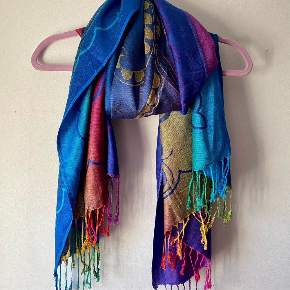 Dark blue/rainbow scarf